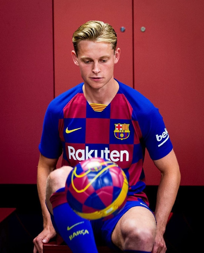 巴萨久盼一人终于亮相了！