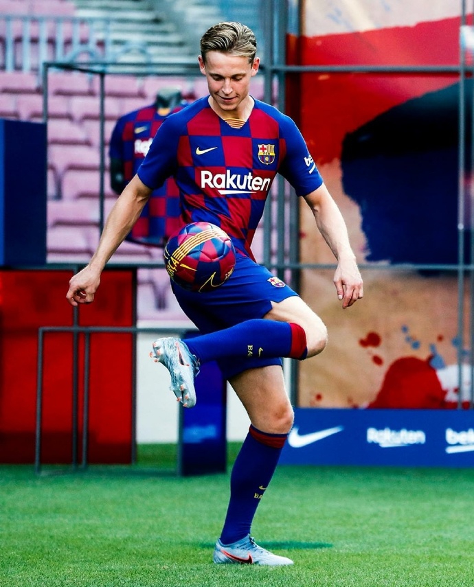 巴萨久盼一人终于亮相了！