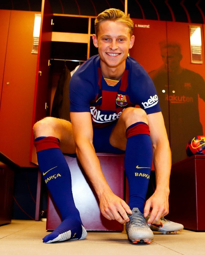 巴萨久盼一人终于亮相了！