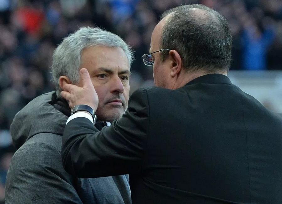 教练穆里尼奥或贝尼特斯