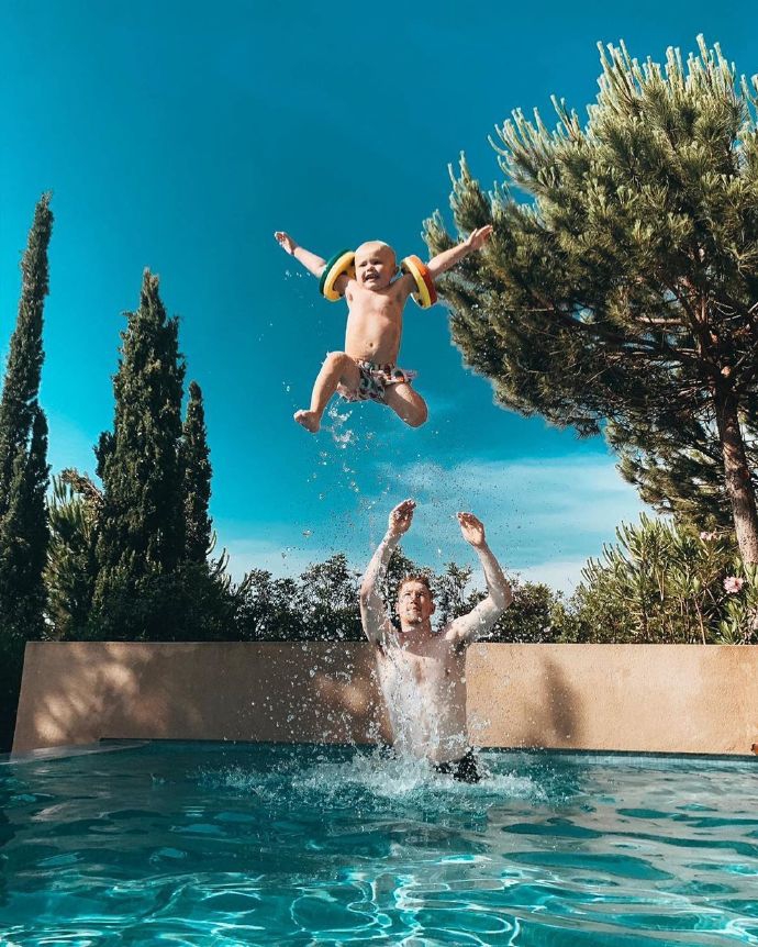 德布劳内花式带娃图惨遭恶搞