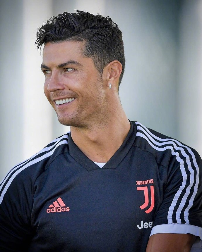 C罗回到训练场备战新赛季！