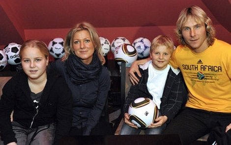 25年爱情破灭 尤文传奇找23岁新欢