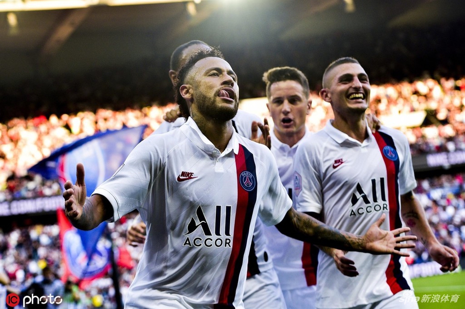 曼联巴萨等球队推出复古球衣 你爱哪款?