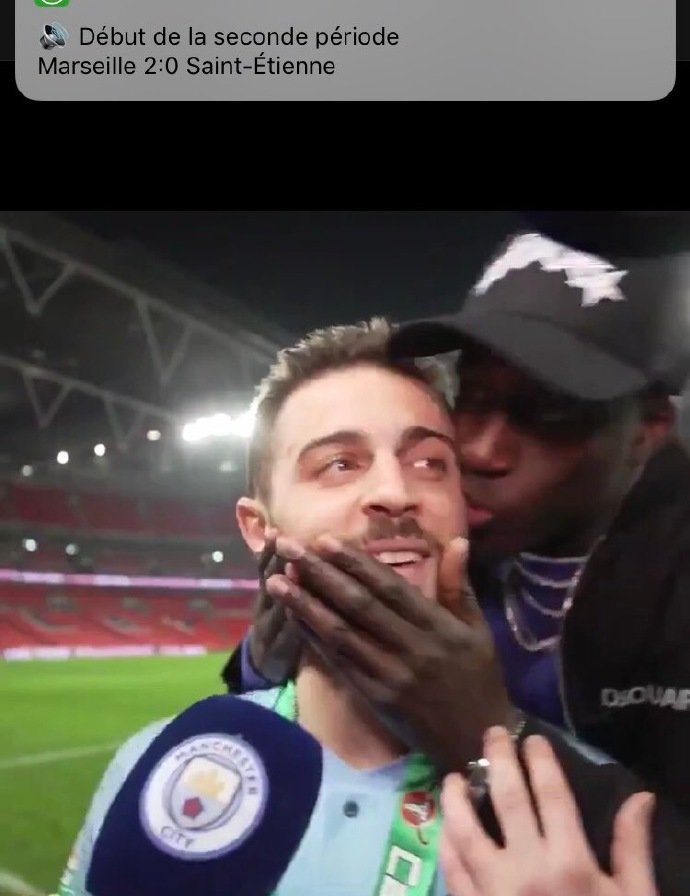 基情曼城 瓜帅这深情一吻给谁