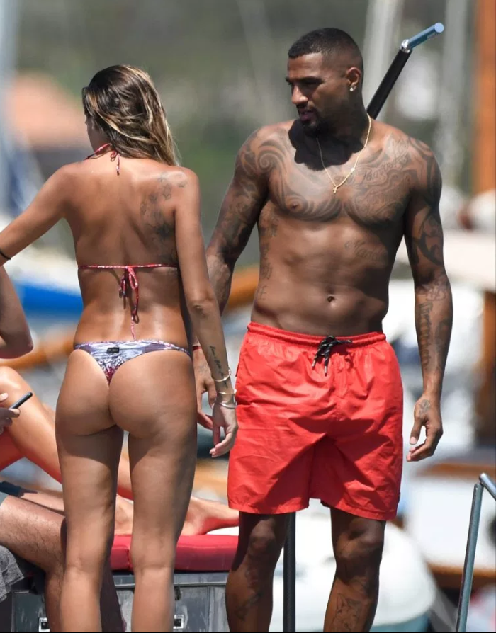 前巴萨大将欲望之夏 搂脖亲湿身美人