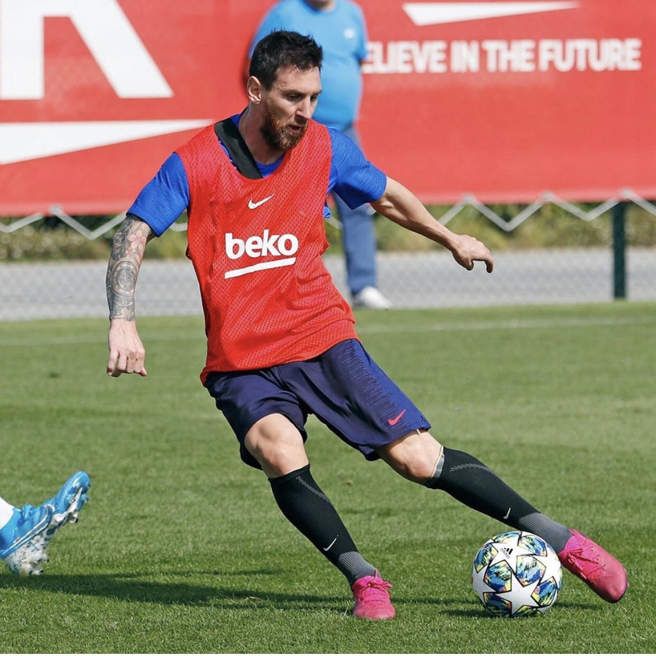 梅西回归巴萨合练 欧冠有望复出