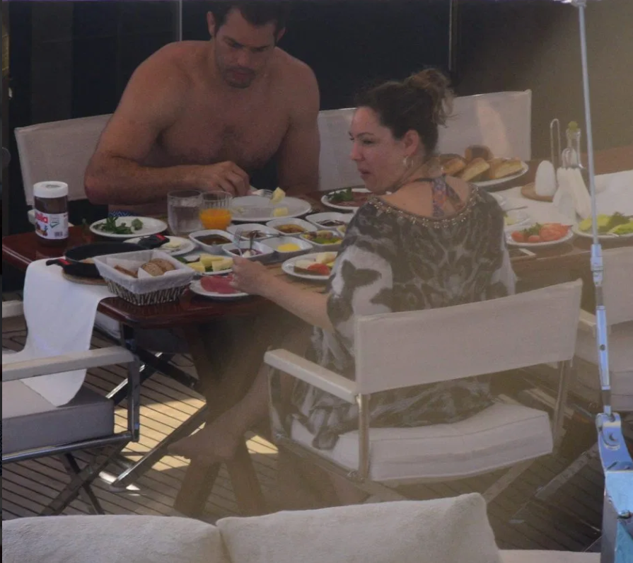 英超一代女神现在竟胖成了大妈