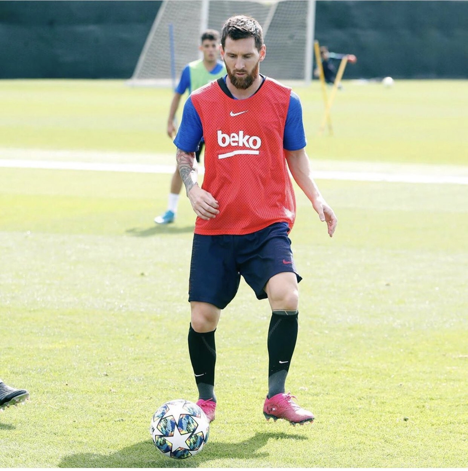 梅西回归巴萨合练 欧冠有望复出
