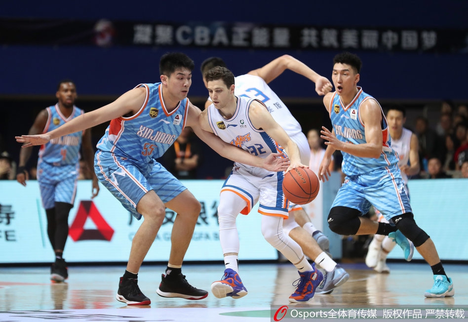 CBA第13轮：上海105-95新疆