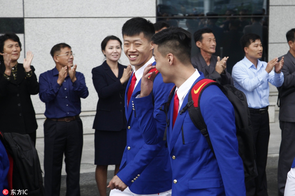 中国男女篮抵达朝鲜访问