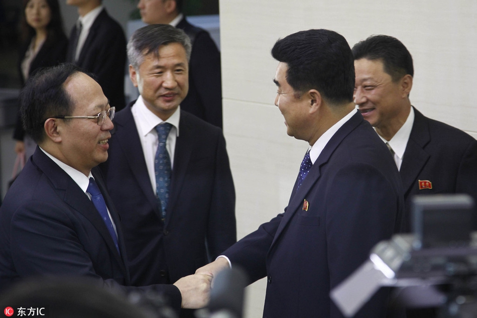 中国男女篮抵达朝鲜访问