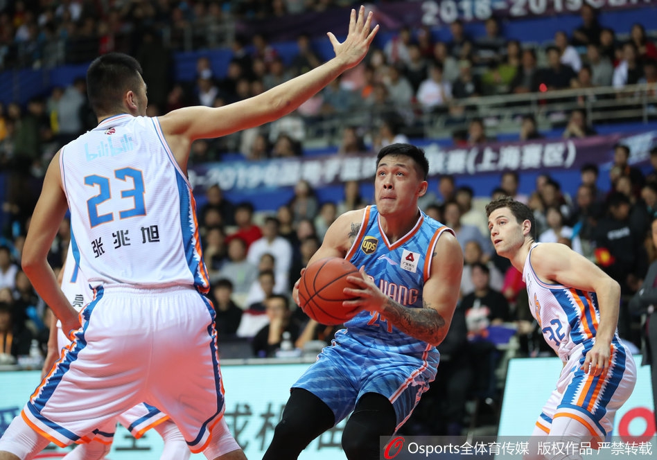 CBA第13轮：上海105-95新疆