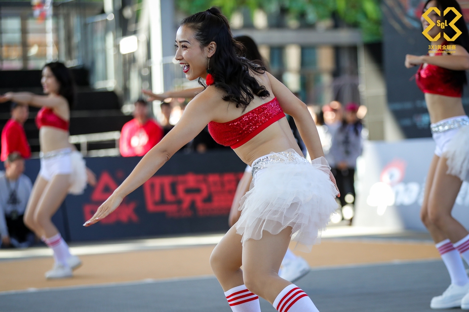 黄金联赛全国赛啦啦队热舞助威