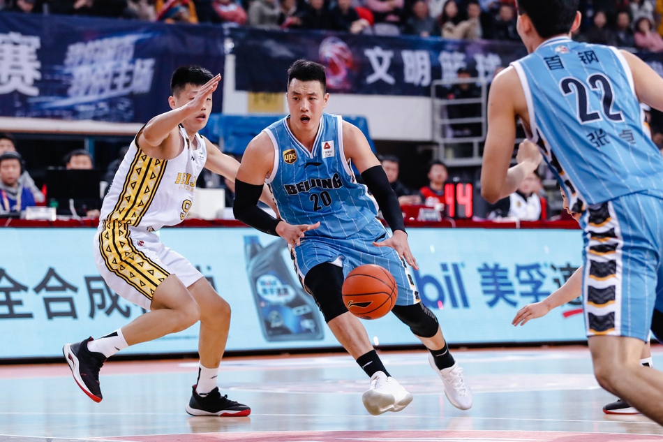 新浪直击CBA第40轮:北控104-102北京