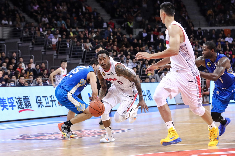 四分之一决赛：广东137-108肯帝亚