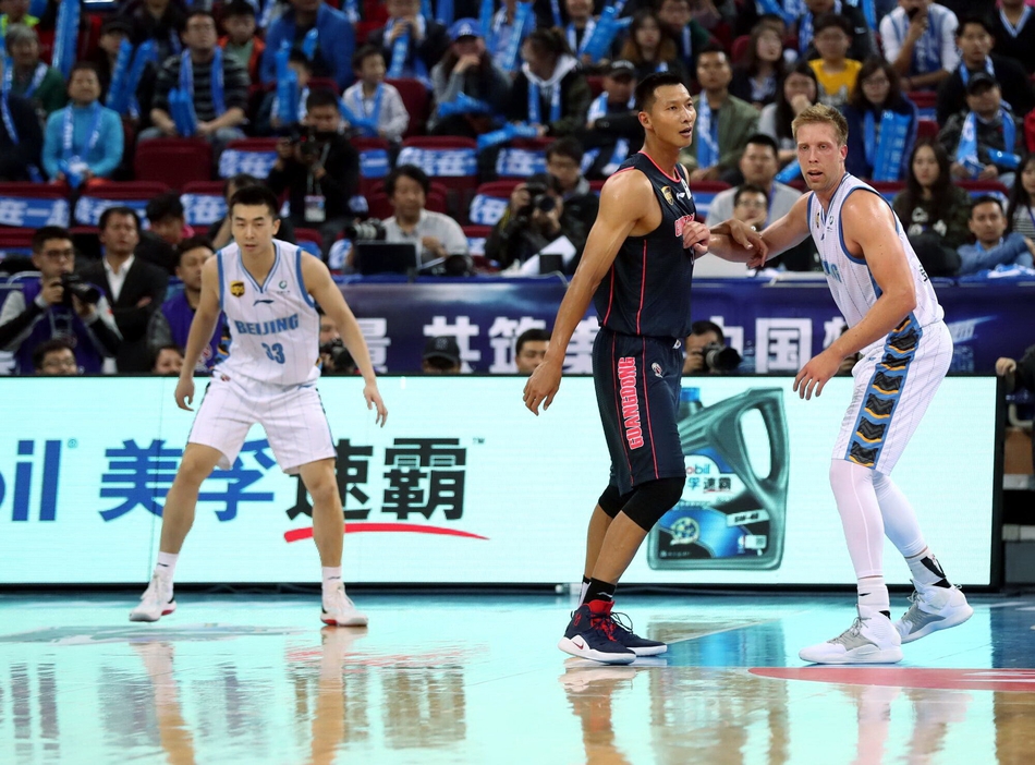 CBA第1轮:北京84-87广东