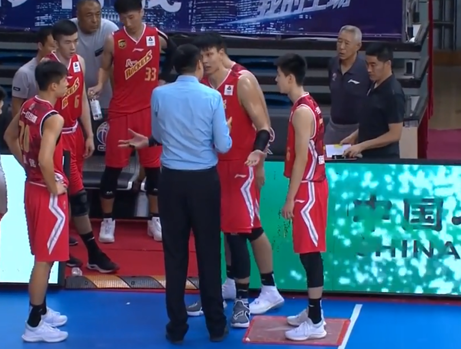 许钟豪与王治郅激烈言语冲突