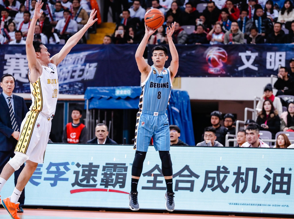 新浪直击CBA第40轮:北控104-102北京