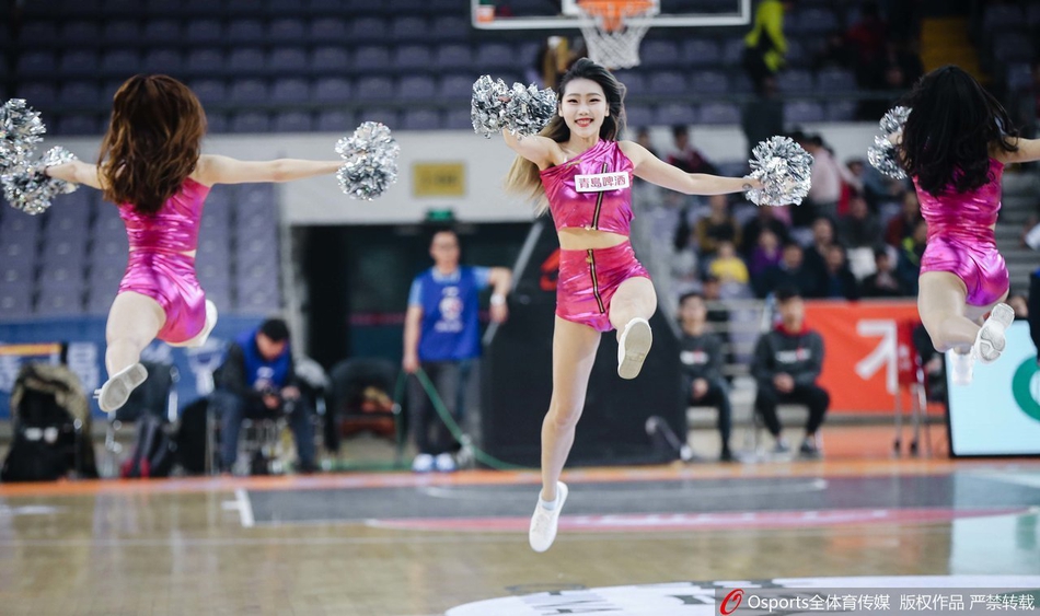 北京北控篮球宝贝热舞助威