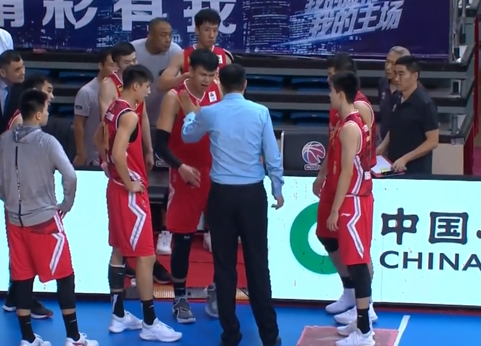 许钟豪与王治郅激烈言语冲突