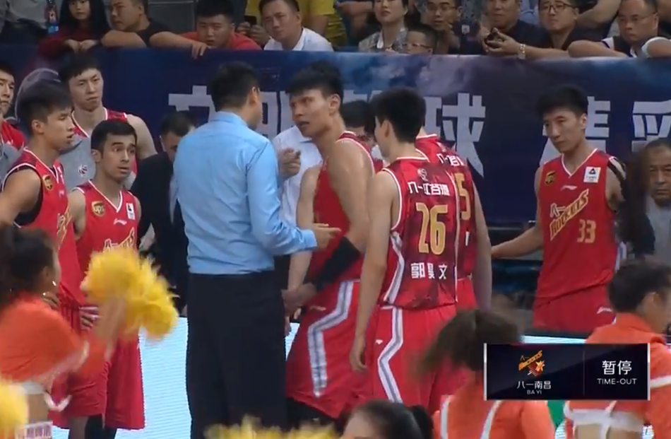 许钟豪与王治郅激烈言语冲突