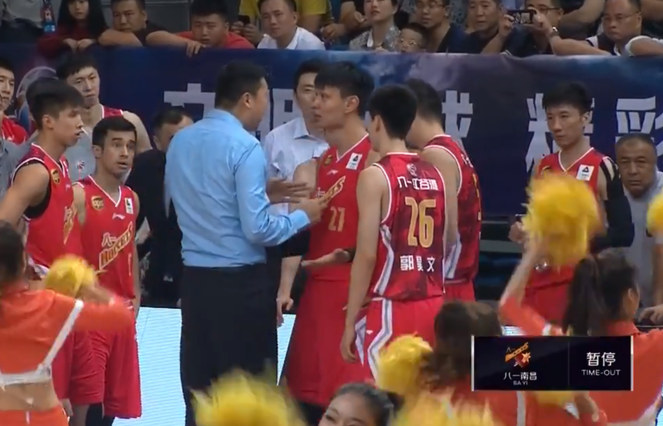 许钟豪与王治郅激烈言语冲突