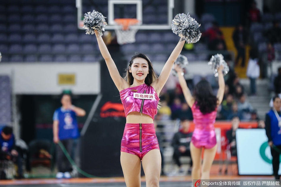 北京北控篮球宝贝热舞助威