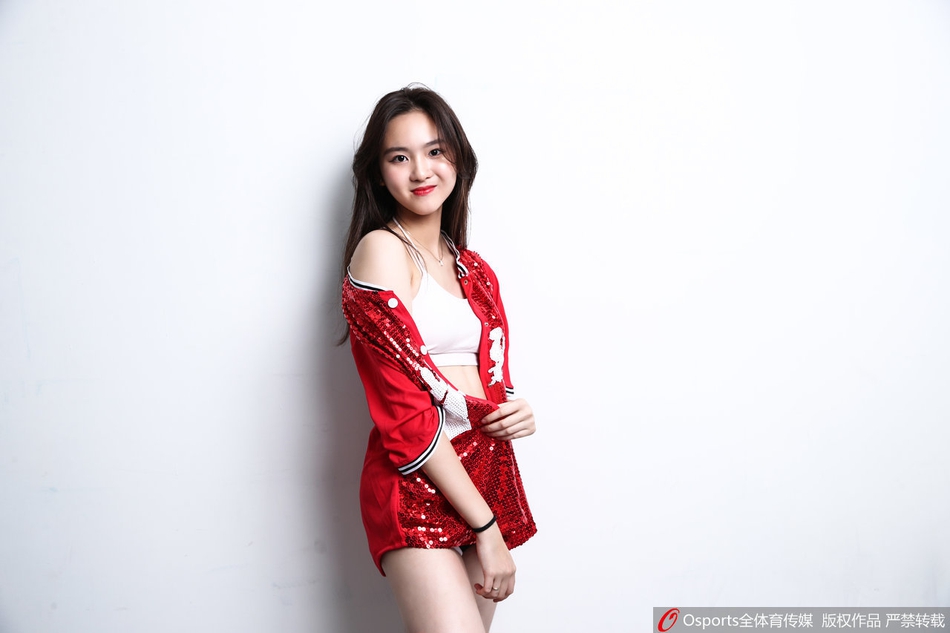 舞时尚啦啦队活力写真助阵广东队季后赛