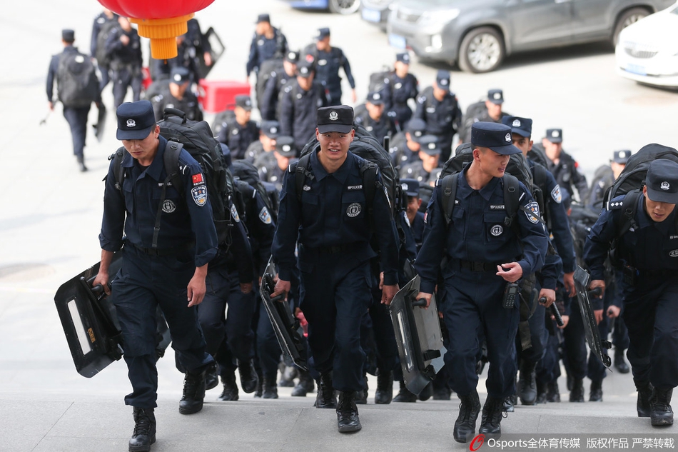 总决赛G4：新疆主场安保人员严阵以待