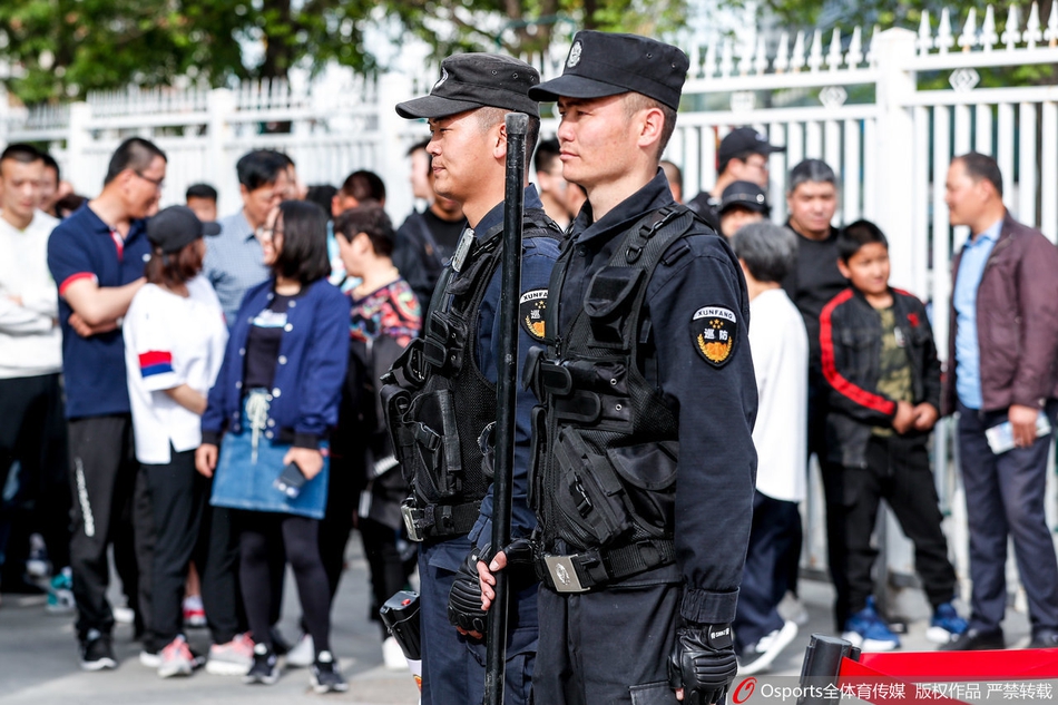 总决赛G4：新疆主场安保人员严阵以待
