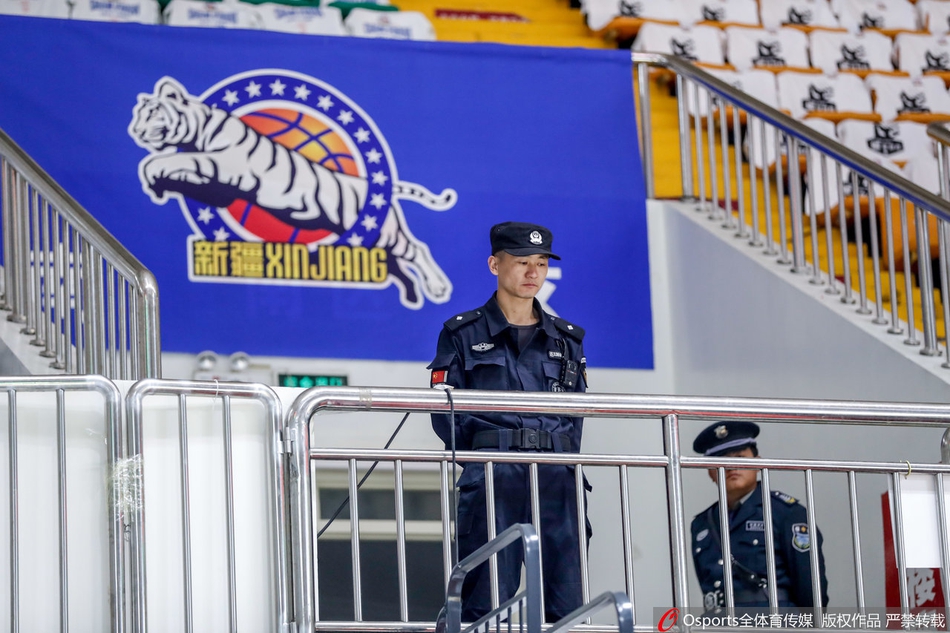 总决赛G4：新疆主场安保人员严阵以待