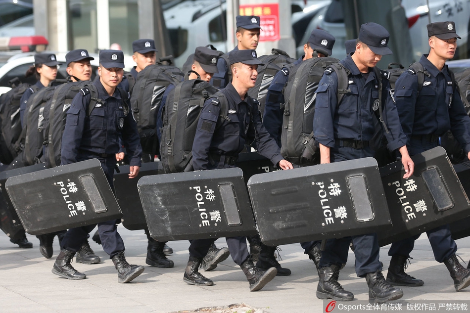 总决赛G4：新疆主场安保人员严阵以待