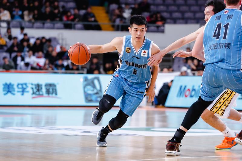 新浪直击CBA第40轮:北控104-102北京