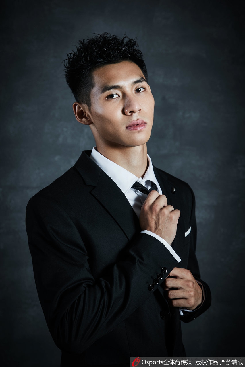 CBA选秀大会球员拍摄正装写真