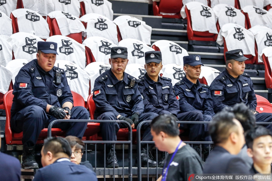 总决赛G4：新疆主场安保人员严阵以待