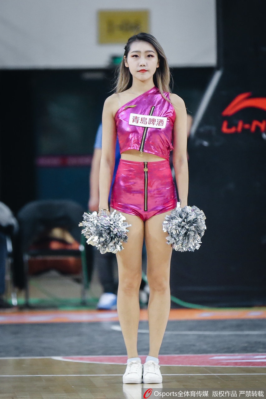 北京北控篮球宝贝热舞助威