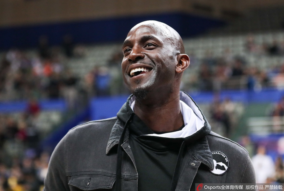 加内特现身上海队主场助阵