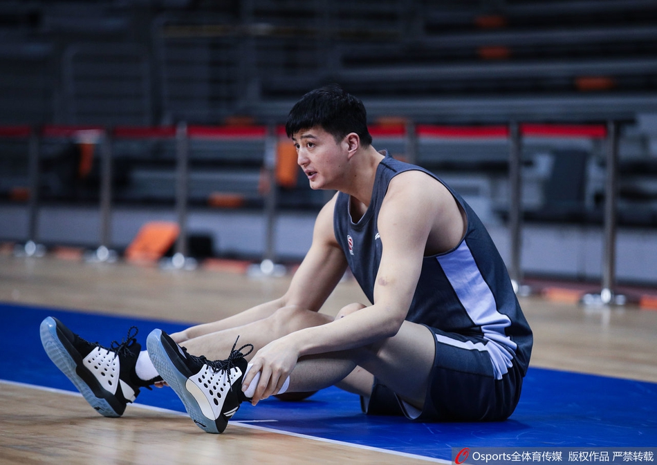 总决赛G2 新疆队备战训练