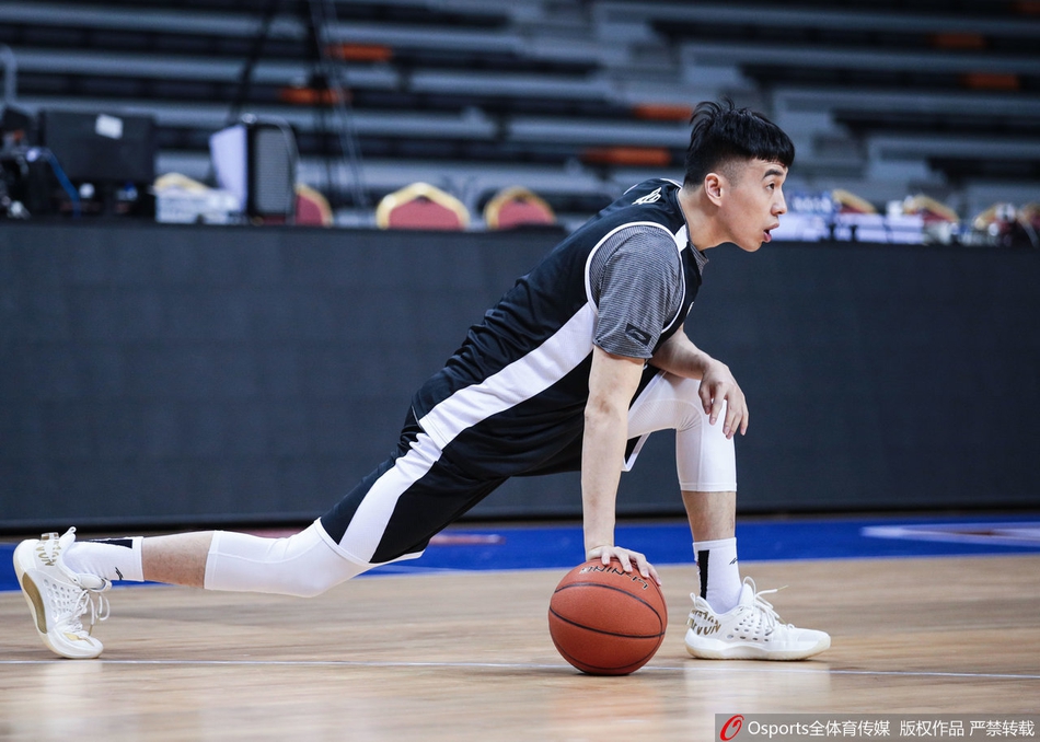 总决赛G2 新疆队备战训练