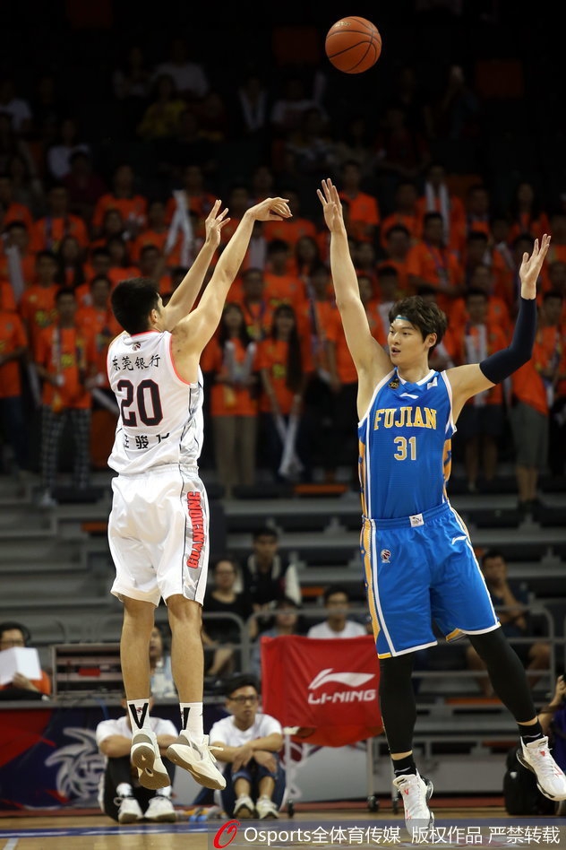CBA第8轮:新疆118-111山东