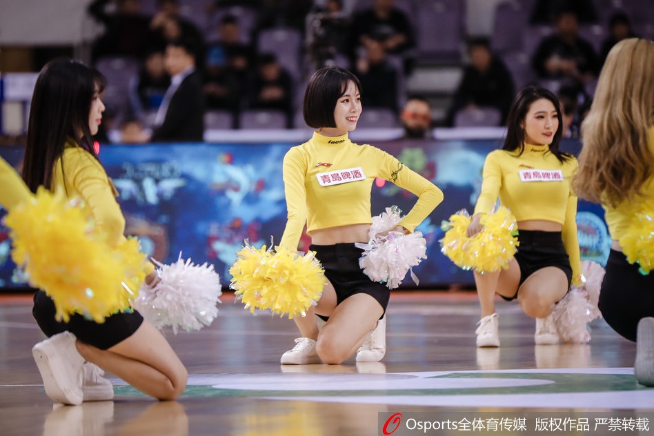 北控啦啦队热舞助威
