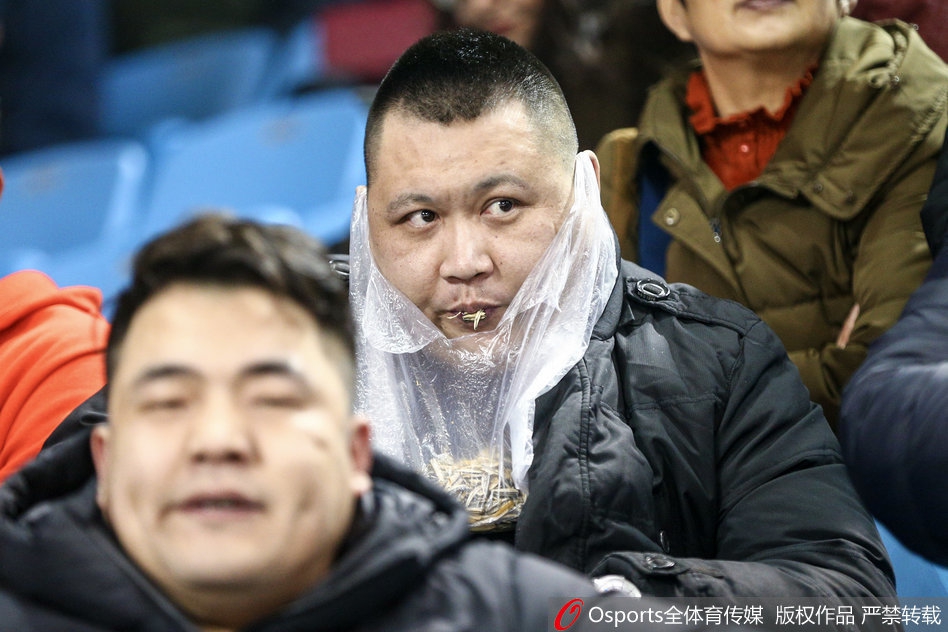 新年第一笑：CBA看台瓜子哥