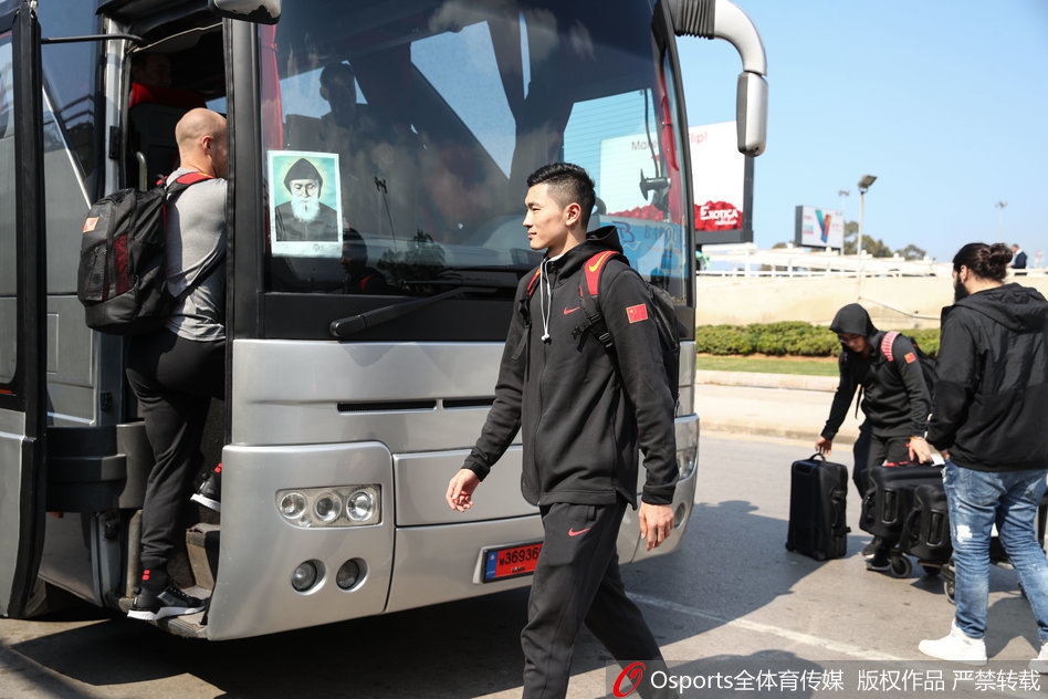 世预赛-中国男篮抵达黎巴嫩