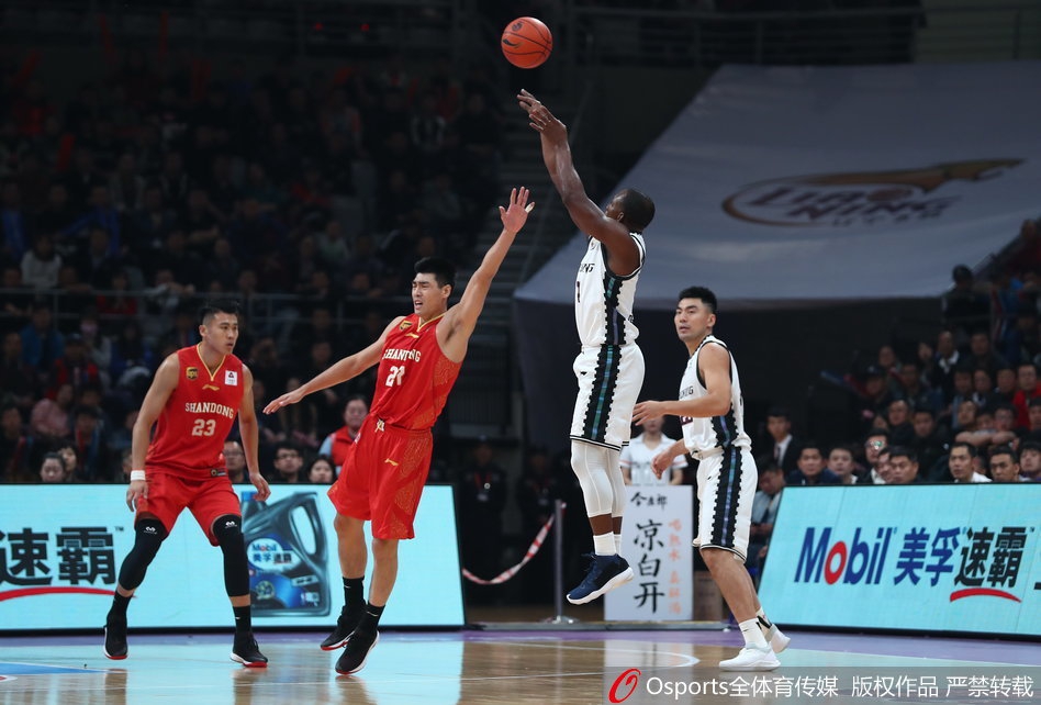 CBA第1轮:辽宁113-92山东