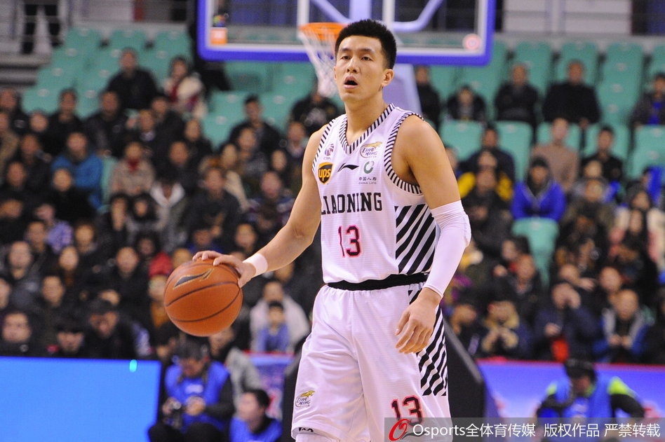 刘志轩在外线觅得良机,接球后果断出手,三分应声入网,他火热的手感让辽宁队的领先优势瞬间突破了30分大关。
