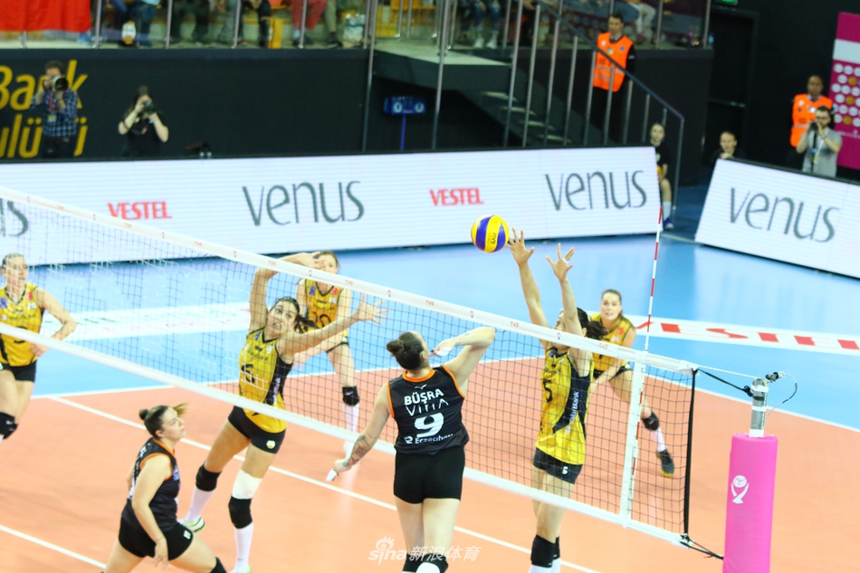 土超决赛I朱婷27分瓦基弗2-3伊萨