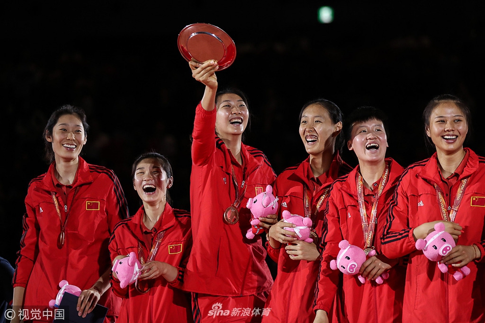 女排世锦赛颁奖仪式中国摘铜