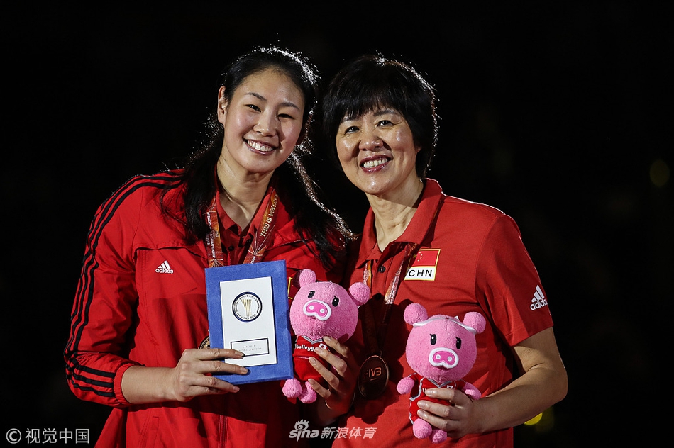 女排世锦赛颁奖仪式中国摘铜