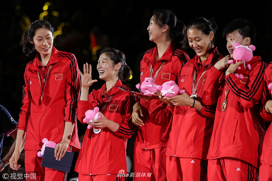 女排世锦赛颁奖仪式中国摘铜